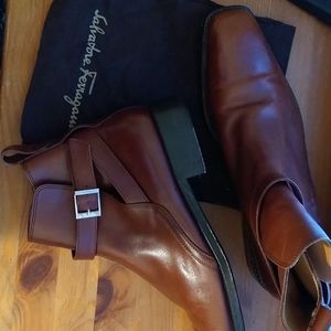 Men Ferragamo's boots